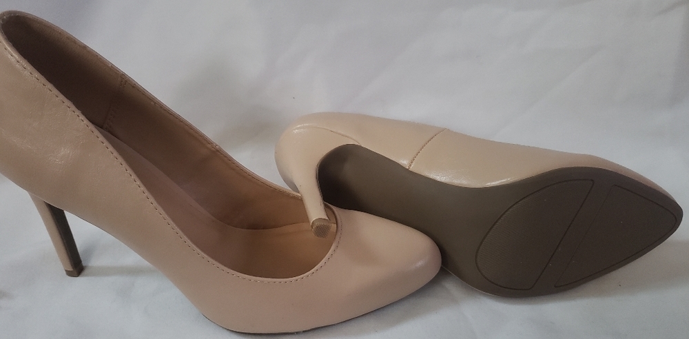 High Heel Pumps Size 9 ½